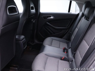 Mercedes-Benz CLA 2.1 200CDi 100kW Aut. Xen 2015