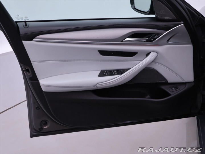 BMW M5 4,4 V8 441kW xDrive Indiv 2018