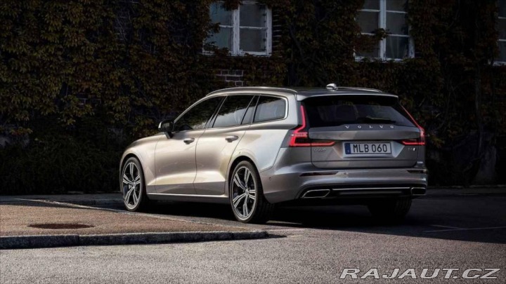 Volvo V60 2,0 B4 FWD CORE 2026