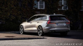 Volvo V60 2,0   B4 FWD CORE 2025