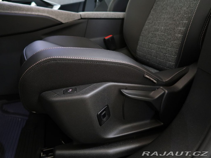 Peugeot 5008 1.2HYBRID,CZ,1Maj,ALLURE, 1800