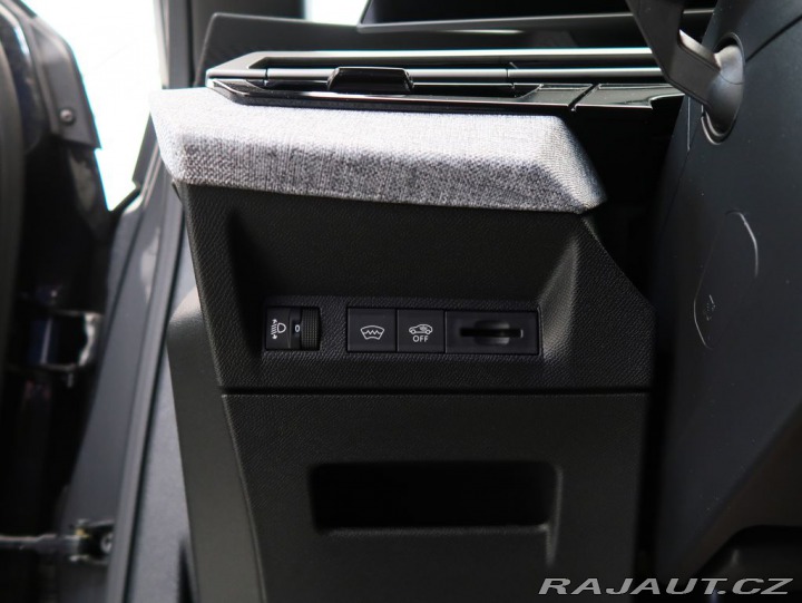 Peugeot 5008 1.2HYBRID,CZ,1Maj,ALLURE, 1800