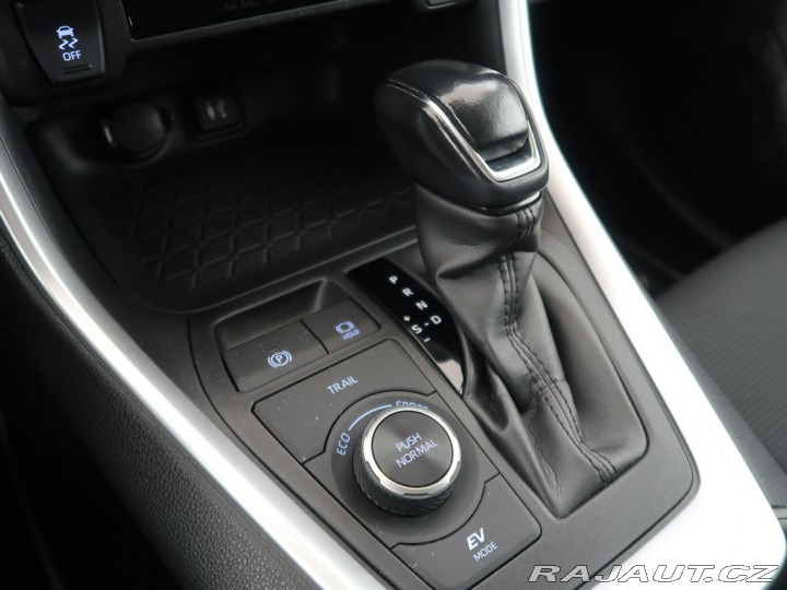 Toyota RAV4 2.5Hybrid,CZ,1Maj,4x4 2019
