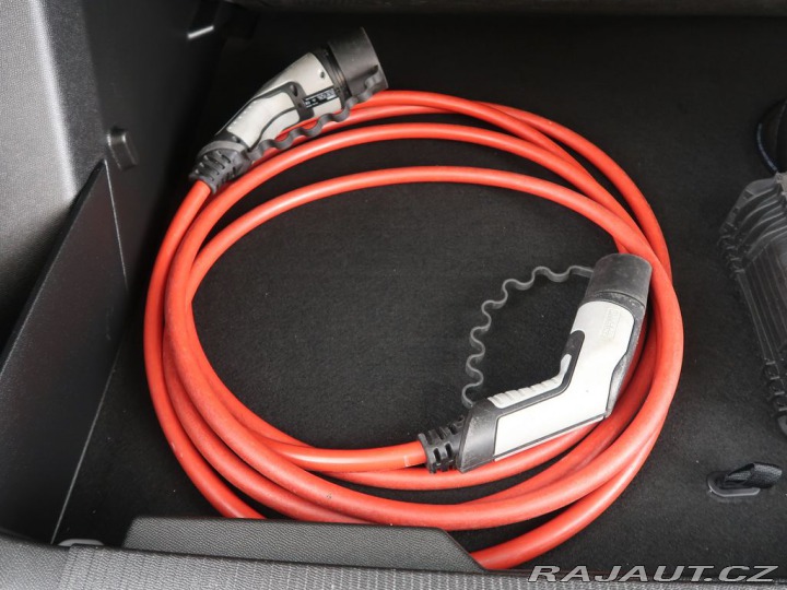 Peugeot 2008 50kWh,SoH 93,9%,Allure 2022