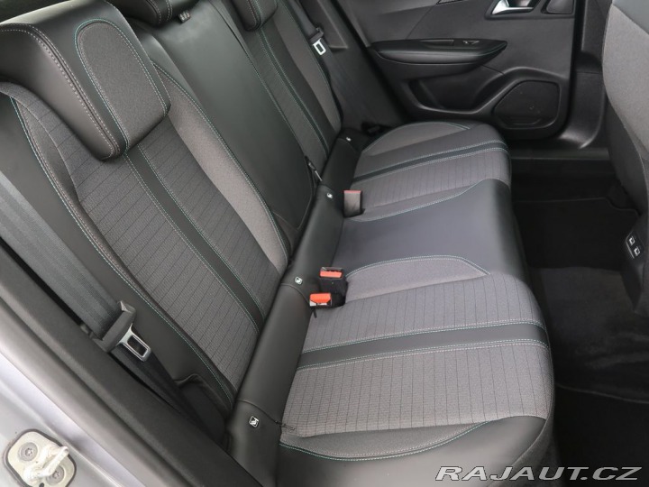 Peugeot 2008 50kWh,SoH dodáme,Allure 2022