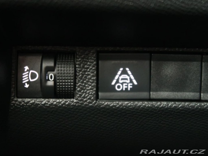 Peugeot 2008 50kWh,SoH dodáme,Allure 2022