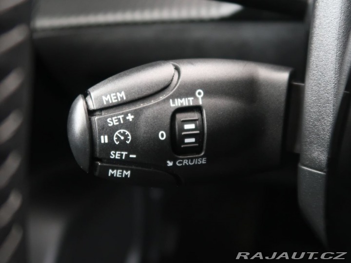 Peugeot 2008 50kWh,SoH 93,9%,Allure 2022