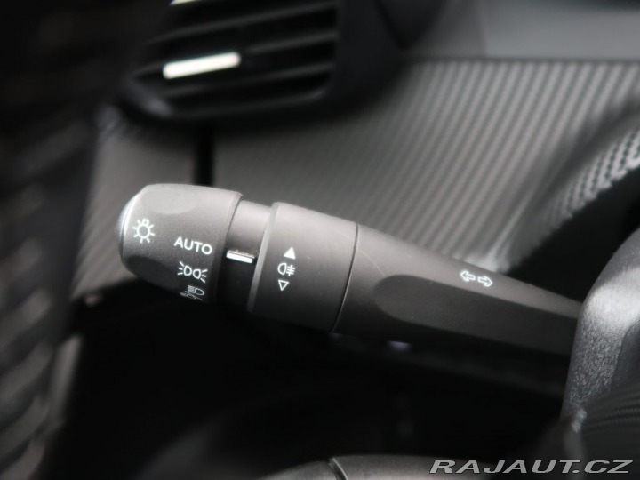 Peugeot 2008 50kWh,SoH dodáme,Allure 2022