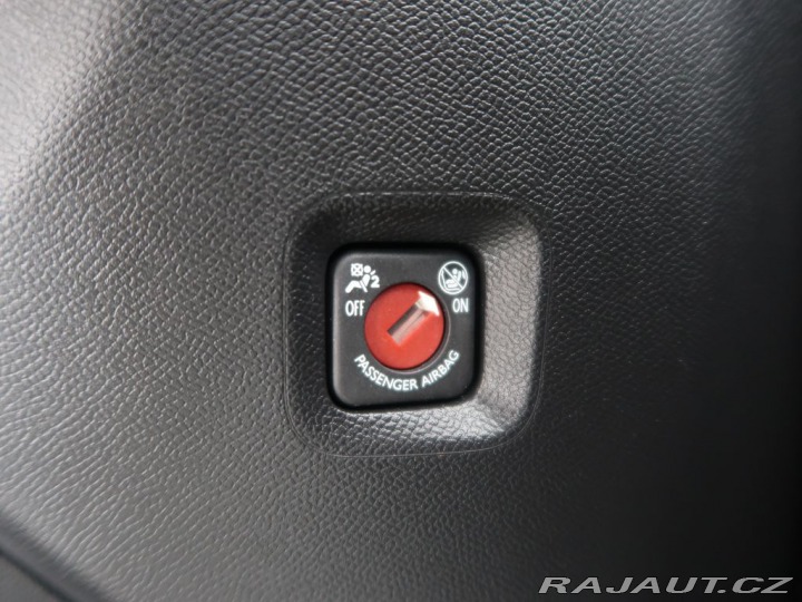 Peugeot 2008 50kWh,SoH 93,9%,Allure 2022