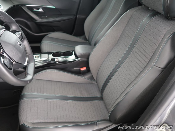 Peugeot 2008 50kWh,SoH 93,9%,Allure 2022