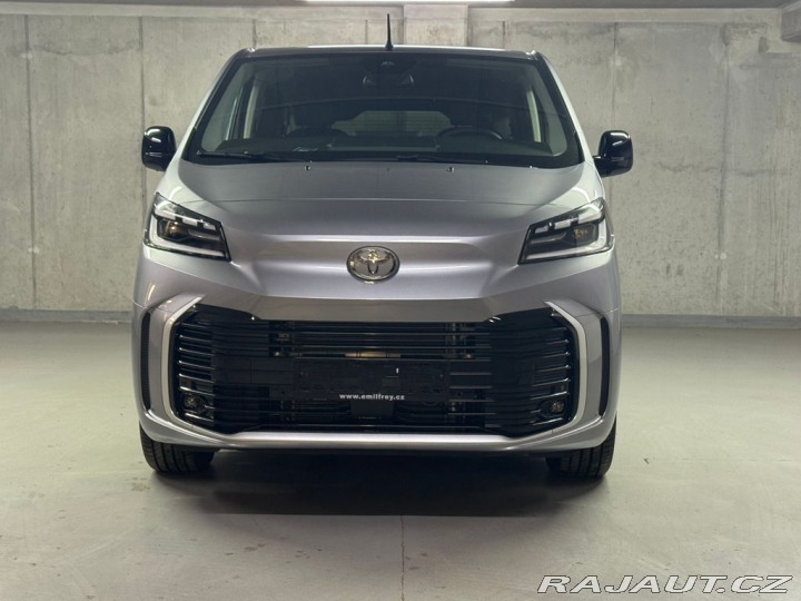 Toyota ProAce Verso L2,Family,EV,100 kW 2026
