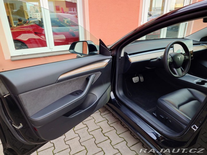 Tesla Model 3 Performance 377 kW REZERV 2021
