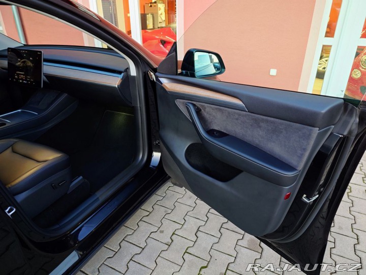 Tesla Model Y Long Range 378kW SOH 93,4 2023