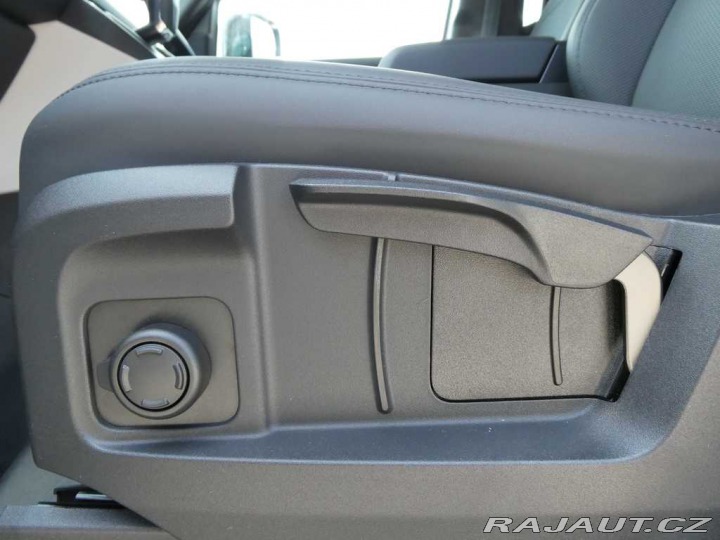 Land Rover Defender 110 3,0 S D200 2025