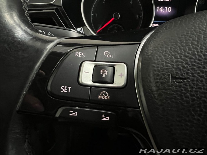 Volkswagen Touran Highline 1,6TDI 85kW 2016