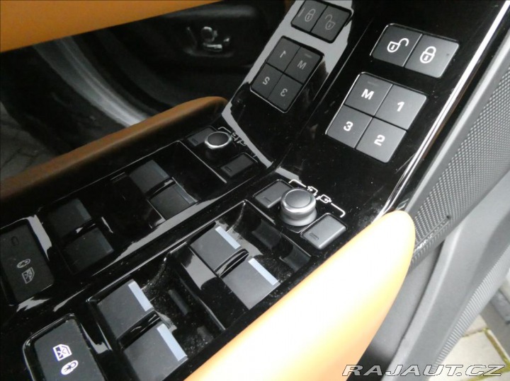 Land Rover Range Rover Velar 2,0 D180,1.maj,ČR,DPH,mas 2021