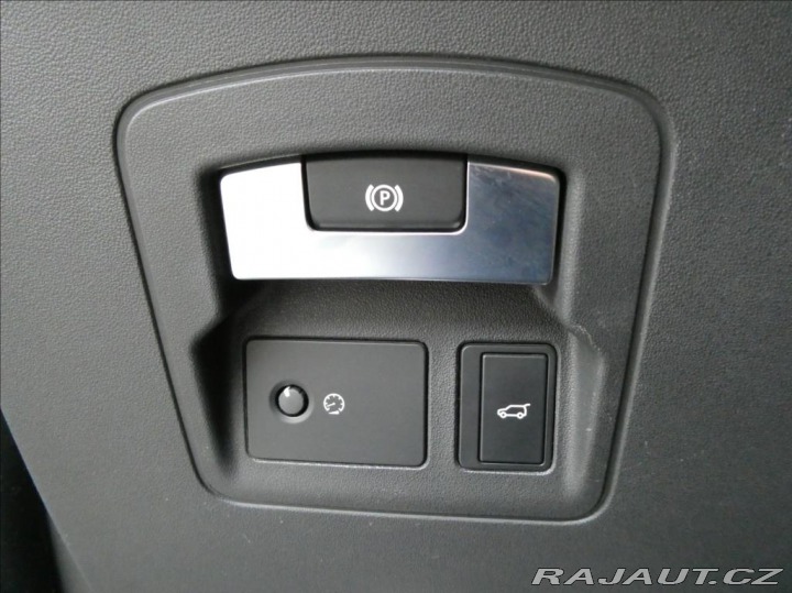 Land Rover Range Rover Velar 2,0 D180,1.maj,ČR,DPH,mas 2021