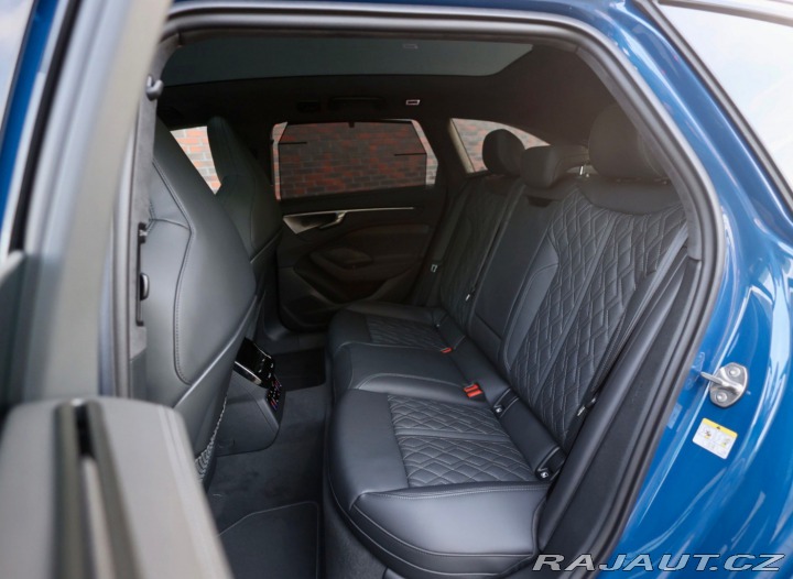 Audi A6 Avant  e-hybrid Quattro C 2025