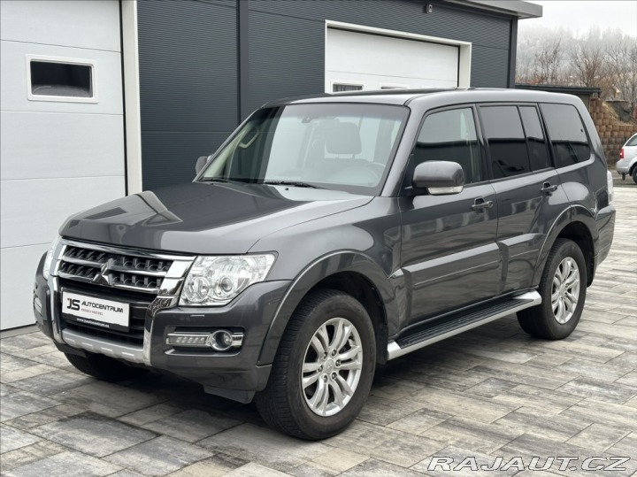 Mitsubishi Pajero 3,2 DI-D 190PS Plus Star 2017