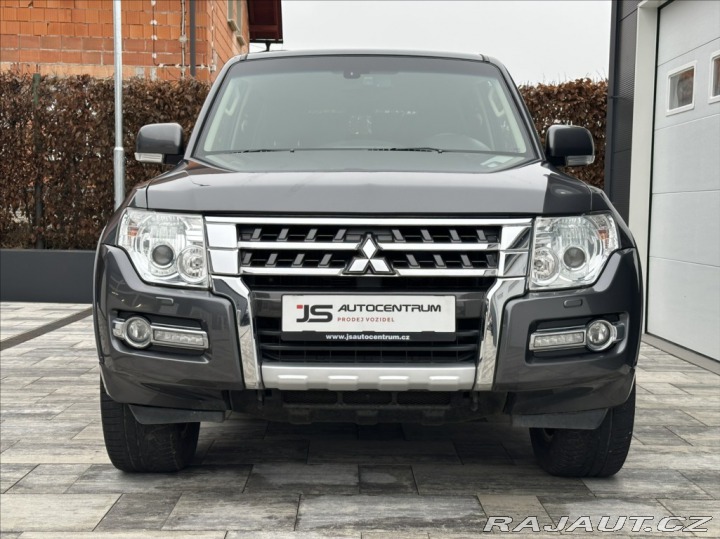 Mitsubishi Pajero 3,2 DI-D 190PS  Plus Star 2017