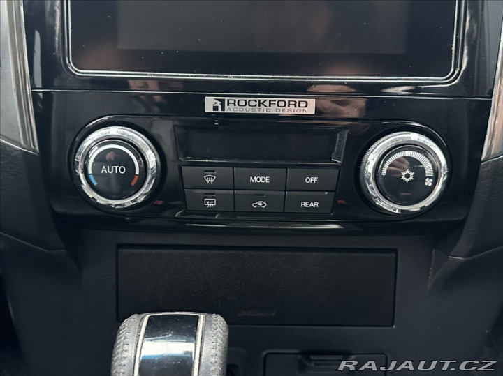 Mitsubishi Pajero 3,2 DI-D 190PS  Plus Star 2017