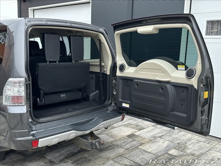 Mitsubishi Pajero 3,2 DI-D 190PS  Plus Star 2017