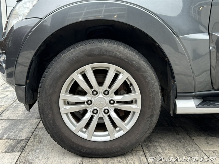 Mitsubishi Pajero 3,2 DI-D 190PS  Plus Star 2017