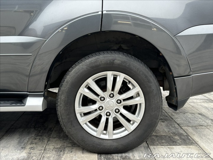 Mitsubishi Pajero 3,2 DI-D 190PS  Plus Star 2017