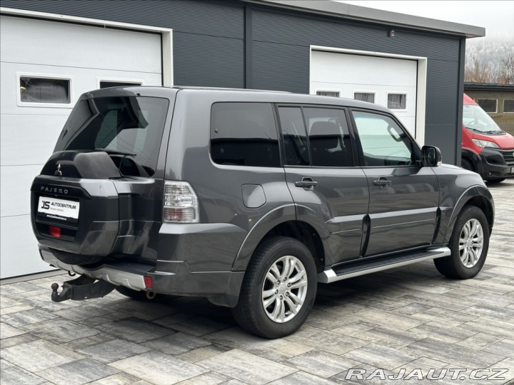 Mitsubishi Pajero 3,2 DI-D 190PS  Plus Star 2017