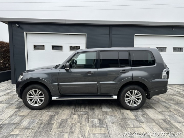 Mitsubishi Pajero 3,2 DI-D 190PS Plus Star 2017