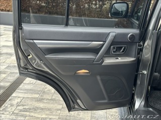 Mitsubishi Pajero 3,2 DI-D 190PS  Plus Star 2017