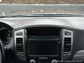 Mitsubishi Pajero 3,2 DI-D 190PS  Plus Star 2017