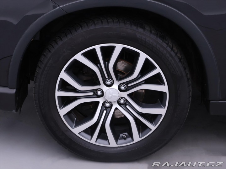 Mitsubishi Outlander 2,3 DI-D 110kW 4WD CZ Ins 2018