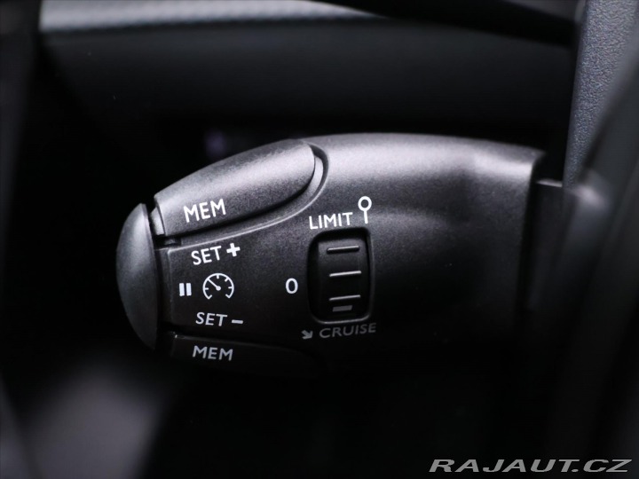 Peugeot 208 e-Allure 100kW DPH Elektr 2021