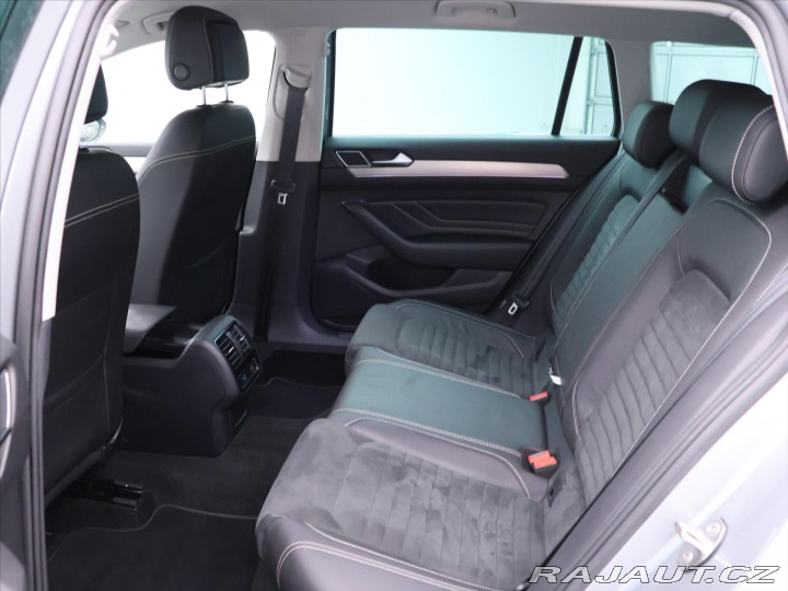 Volkswagen Passat 2,0 TDI 110kW DSG Eleganc 2021