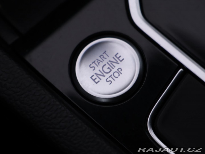 Volkswagen Passat 2,0 TDI 110kW DSG Eleganc 2021