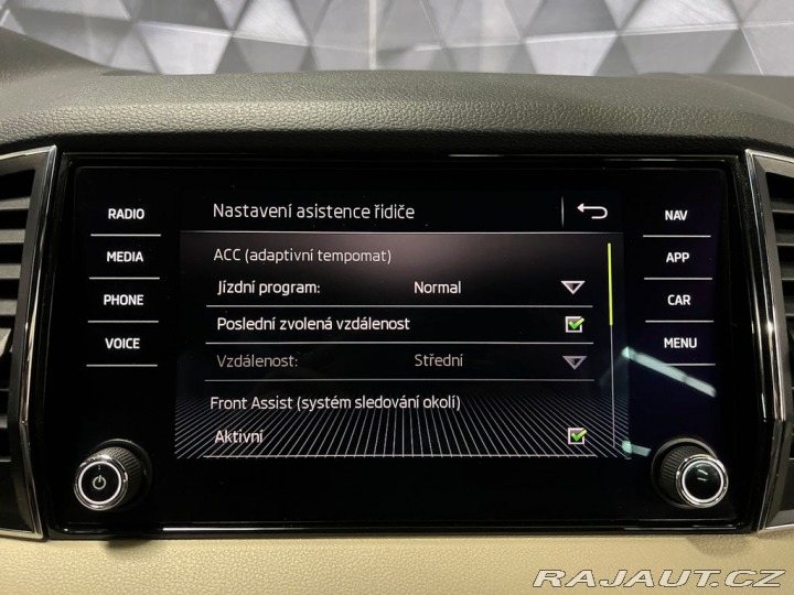 Škoda Karoq 1.0TSI DSG STYLE, NAVIGAC 2019