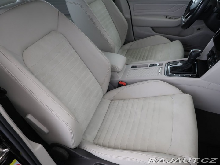 Volkswagen Passat 2.0TDI,140kW,DSG,CZ,Elega 2019