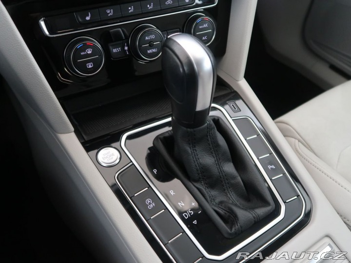 Volkswagen Passat 2.0TDI,140kW,DSG,CZ,Elega 2019