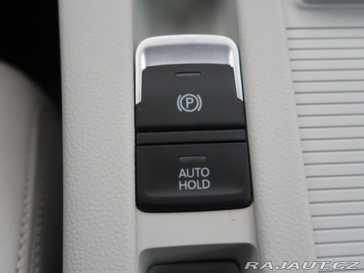 Volkswagen Passat 2.0TDI,110kW,DSG,CZ,Elega 2021