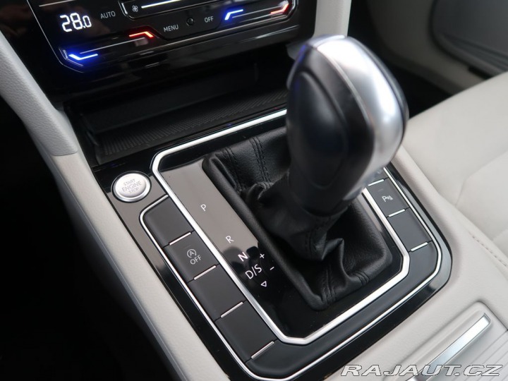 Volkswagen Passat 2.0TDI,110kW,DSG,CZ,Elega 2021