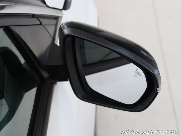 Peugeot 3008 1.2PureTech,96kW,ALLURE,A 1800