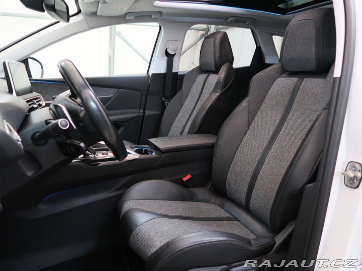 Peugeot 3008 1.2PureTech,96kW,ALLURE,A 1800