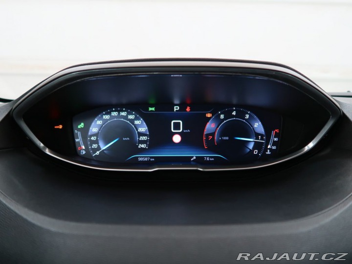 Peugeot 3008 1.2PureTech,96kW,ALLURE,A 1800