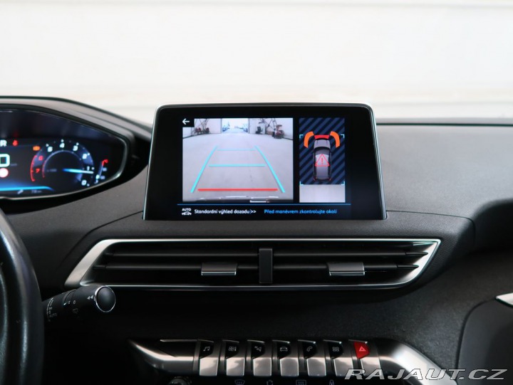 Peugeot 3008 1.2PureTech,96kW,ALLURE,A 1800