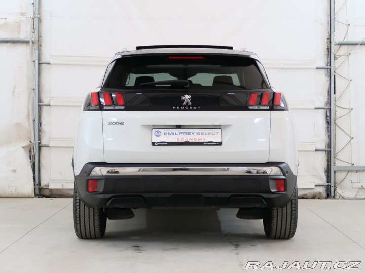 Peugeot 3008 1.2PureTech,96kW,ALLURE,A 1800