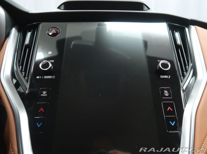 Subaru Outback TOURING s hnědou kůží Nap 2025