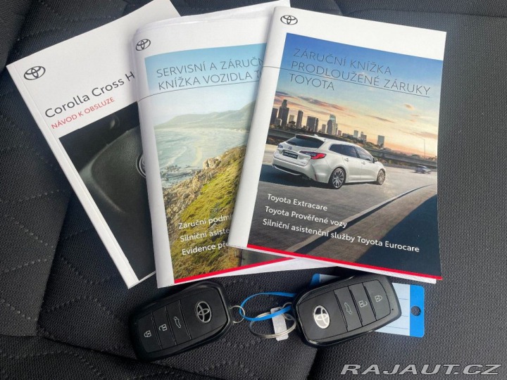 Toyota Corolla Cross 2.0 HEV REZERVACE 2023