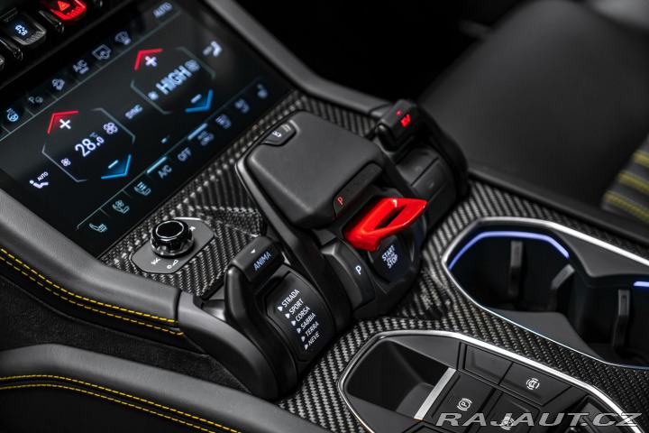 Lamborghini Urus SE PANORAMA/HUD/SENSONUM 2025