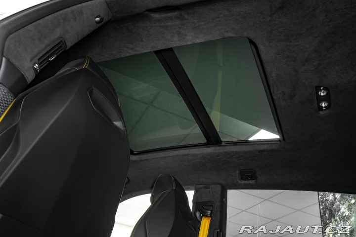 Lamborghini Urus SE PANORAMA/HUD/SENSONUM 2025